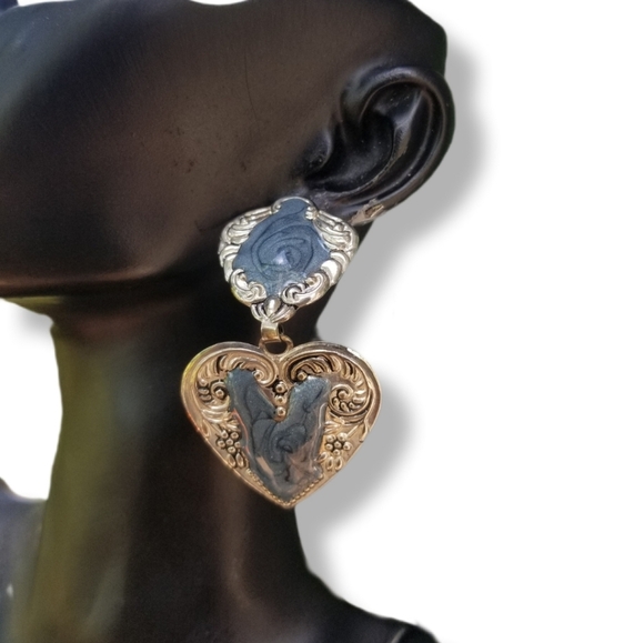 VINTAGE ART NOUVEAU STYLE SILVERTONE & ENAMEL HEART DROP EARRINGS - Picture 2 of 4